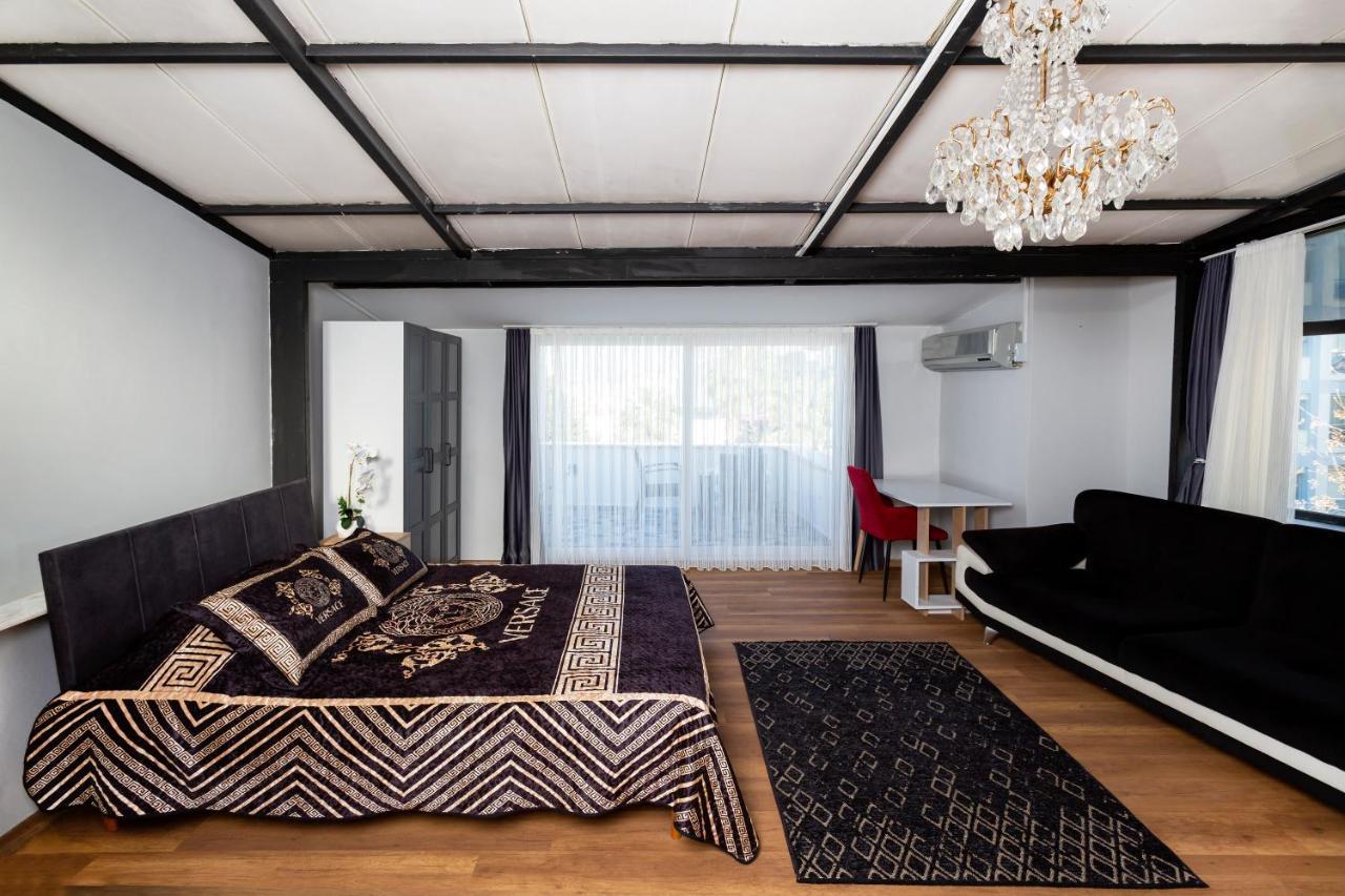 8 Rooms House Balçova Eksteriør billede