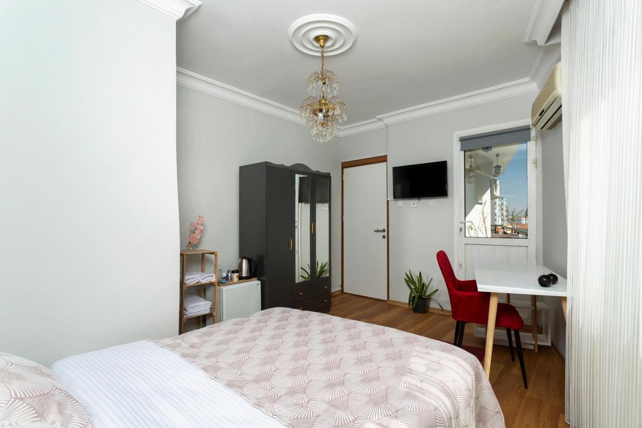 8 Rooms House Balçova Eksteriør billede