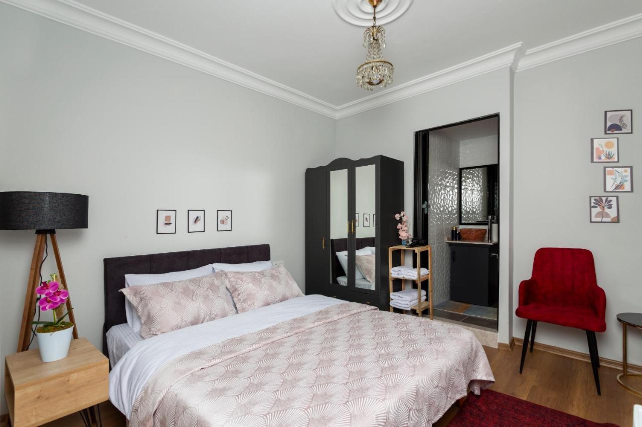 8 Rooms House Balçova Eksteriør billede