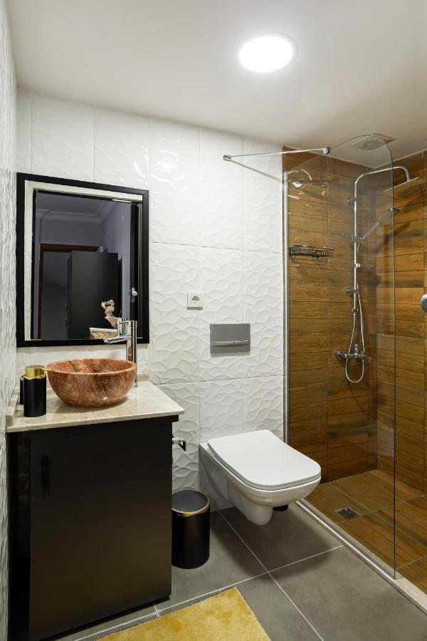 8 Rooms House Balçova Eksteriør billede