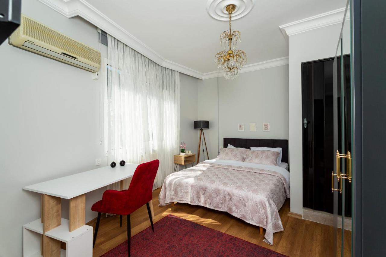 8 Rooms House Balçova Eksteriør billede